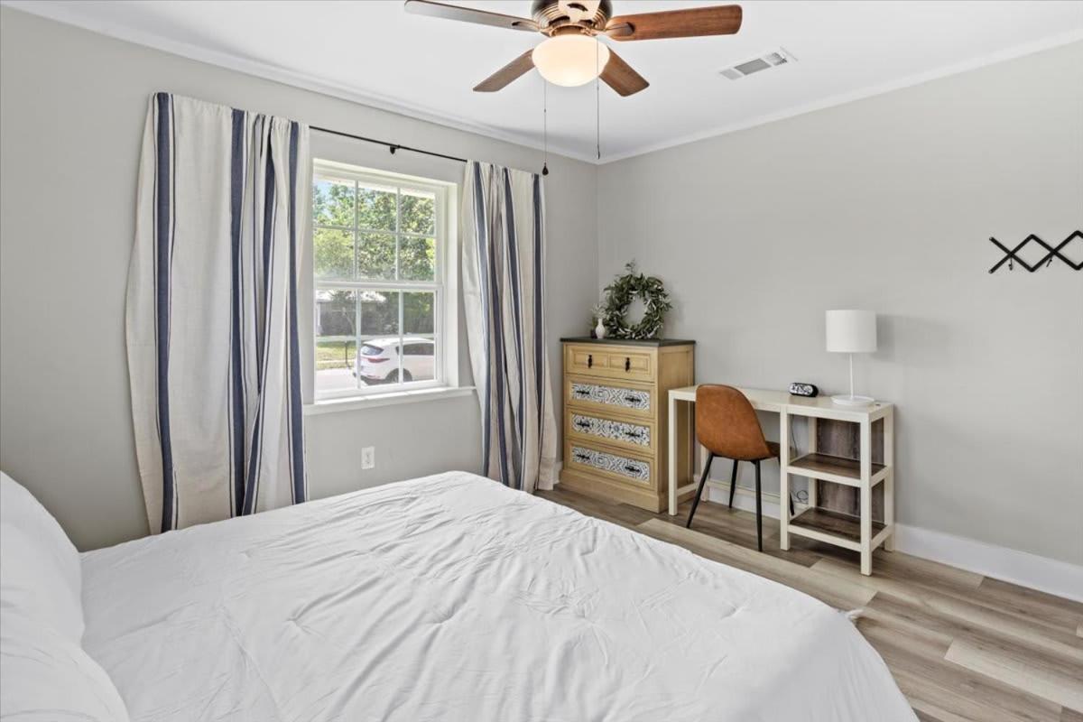 Ranch Home Gem 5Br Home Sleeps 12 With Game Room Gulfport Exterior foto